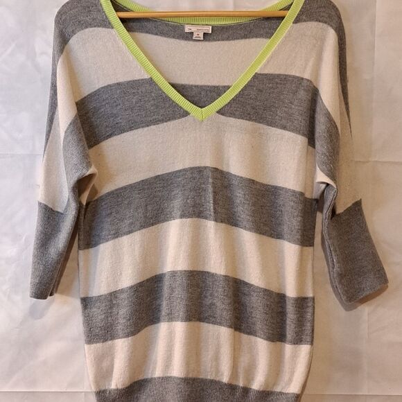 Gap Womens Sweater Green Gray Knit Striped Short Sleeve V-neck Preppy Style -XS - Picture 3 of 14